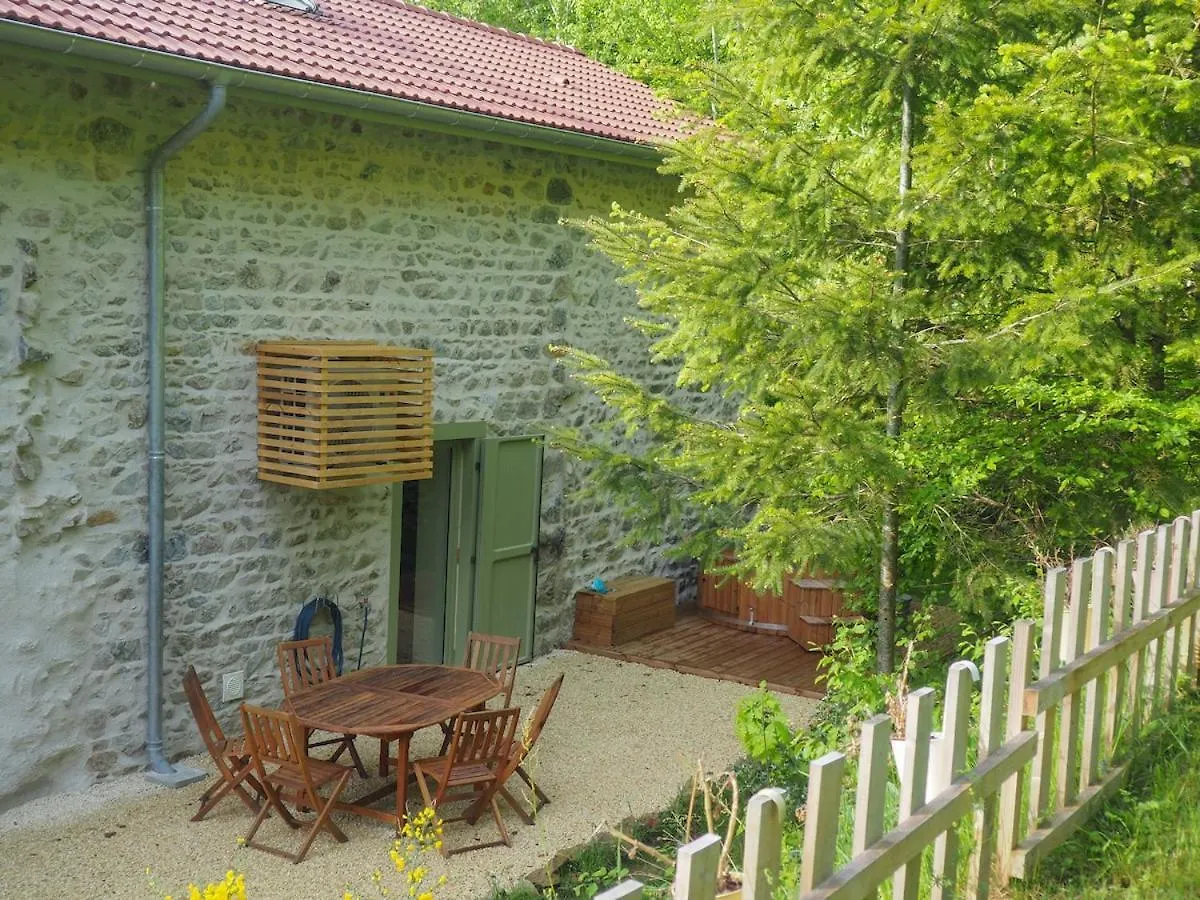 Maison Pernette, Cocon D'Evasion Avec Bain Nordique Saint-Bonnet-des-Bruyères 0*,  Francia