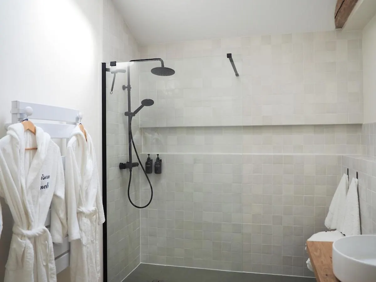 Casa vacanze Maison Pernette, Cocon D'Evasion Avec Bain Nordique Saint-Bonnet-des-Bruyères